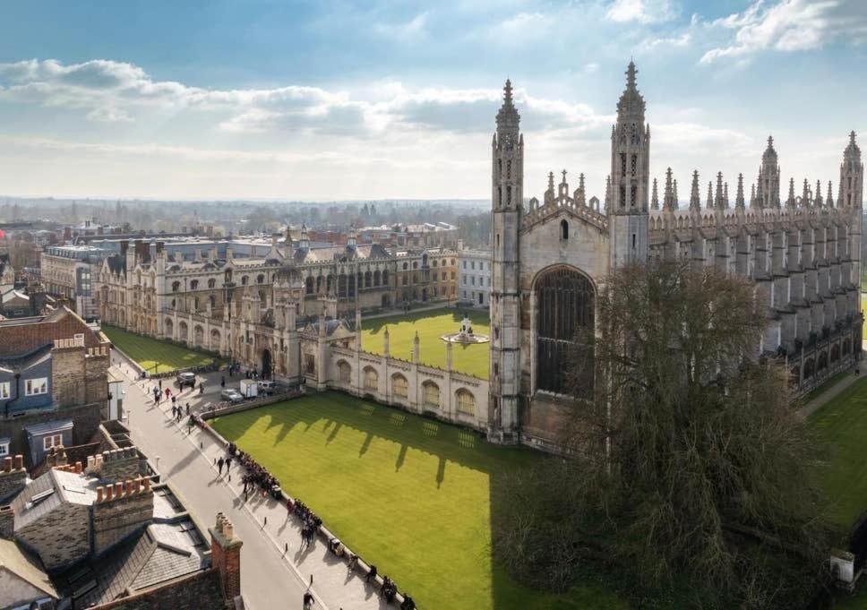 Spacious 3 Bedroom Flat In Heart Of City Centre Cambridge  Exterior photo